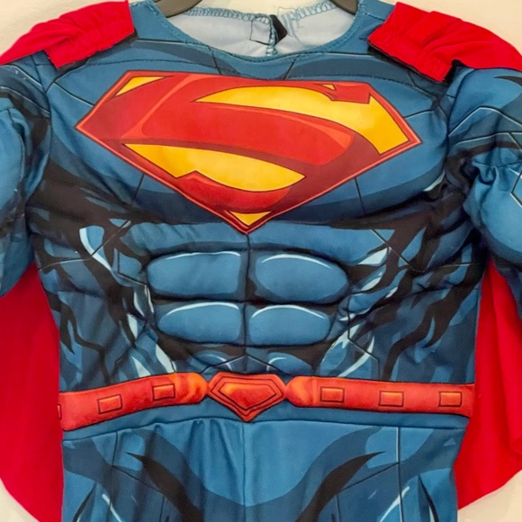 Superman Muscle Costume w/ Detachable Cape Size 2/3 (pls read full description) - Picture 5 of 10